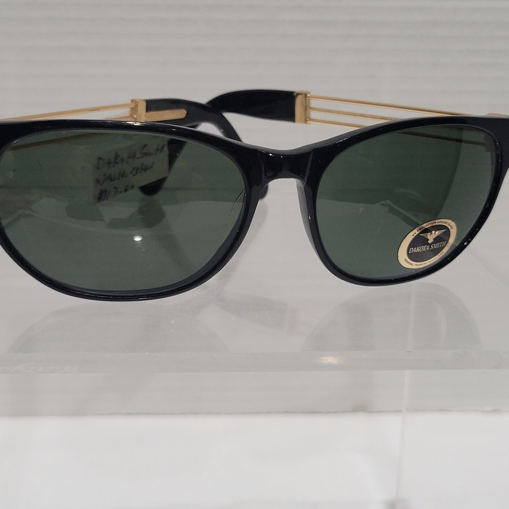 Vintage Dakota Smith #1215 Washington  Sunglasses Black Unisex Plastic Semi Wrap